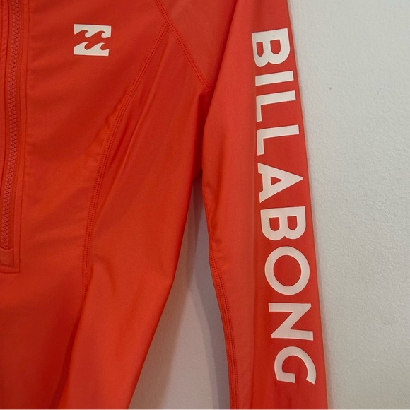 ❌SOLD❌Billabong Womens S LongSleeve RashGuard SurfSuit Coral 1/2 Zip UPF50 NEW - Picture 3 of 14